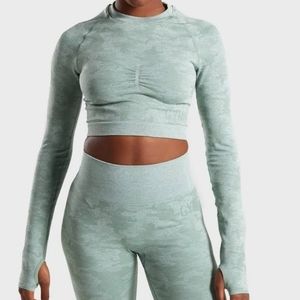 Gymshark Adapt Camo Seamless Sage Green Long Sleeve Crop Top Size Small
